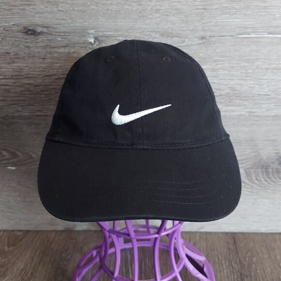 Nike Kids Adjustable Black Hat 4-7 - Picture 1 of 5